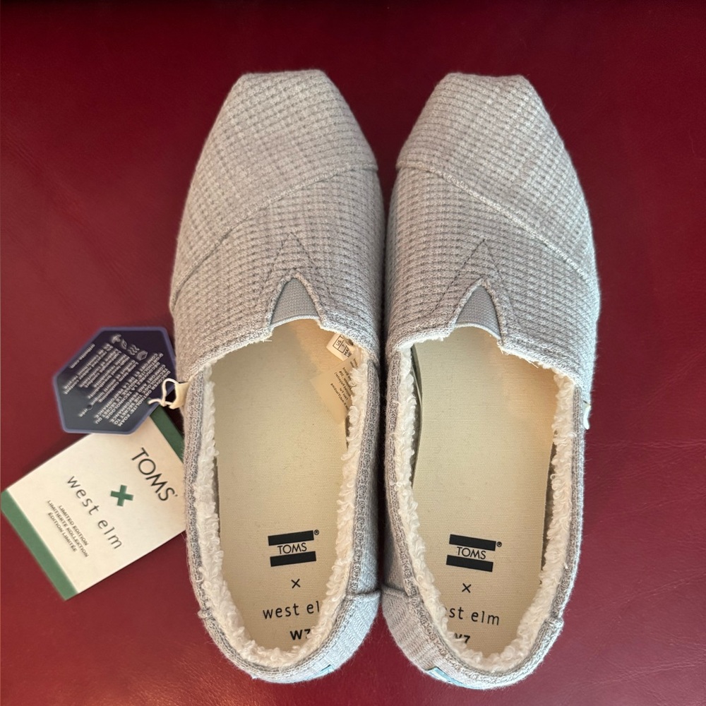 TOMS x West Elm Women Flats Size 7 Alpargata Slip On Cozy
Knit Grey